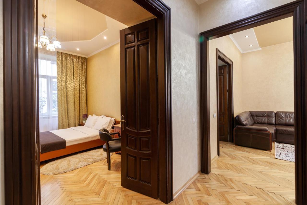 Alfa Apartments Levytskoho Lviv Exteriör bild