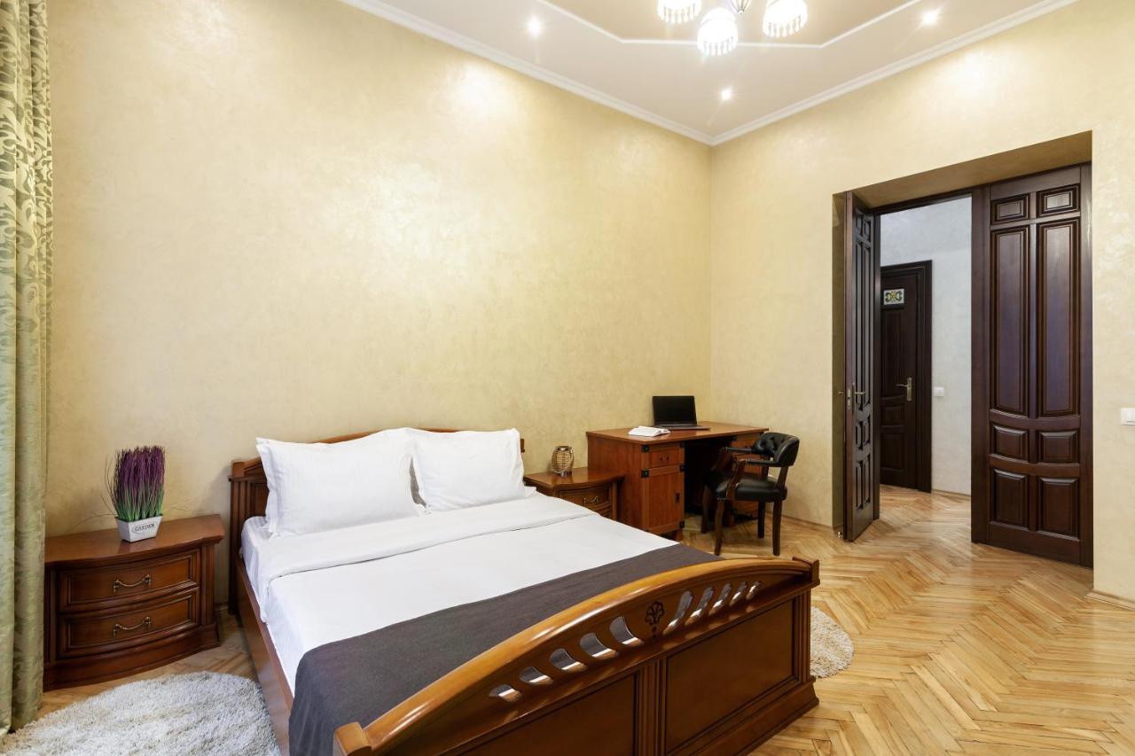 Alfa Apartments Levytskoho Lviv Exteriör bild