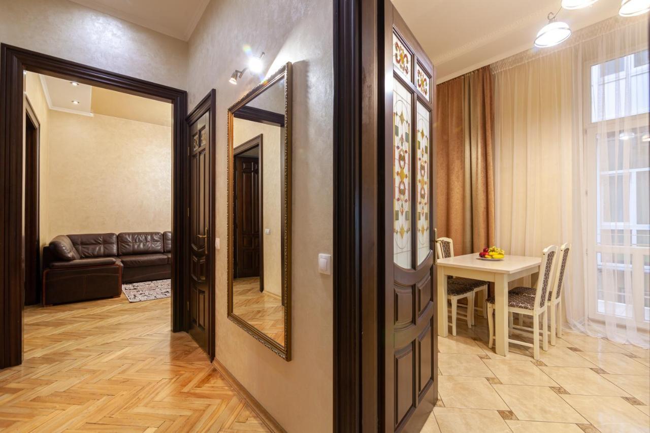 Alfa Apartments Levytskoho Lviv Exteriör bild