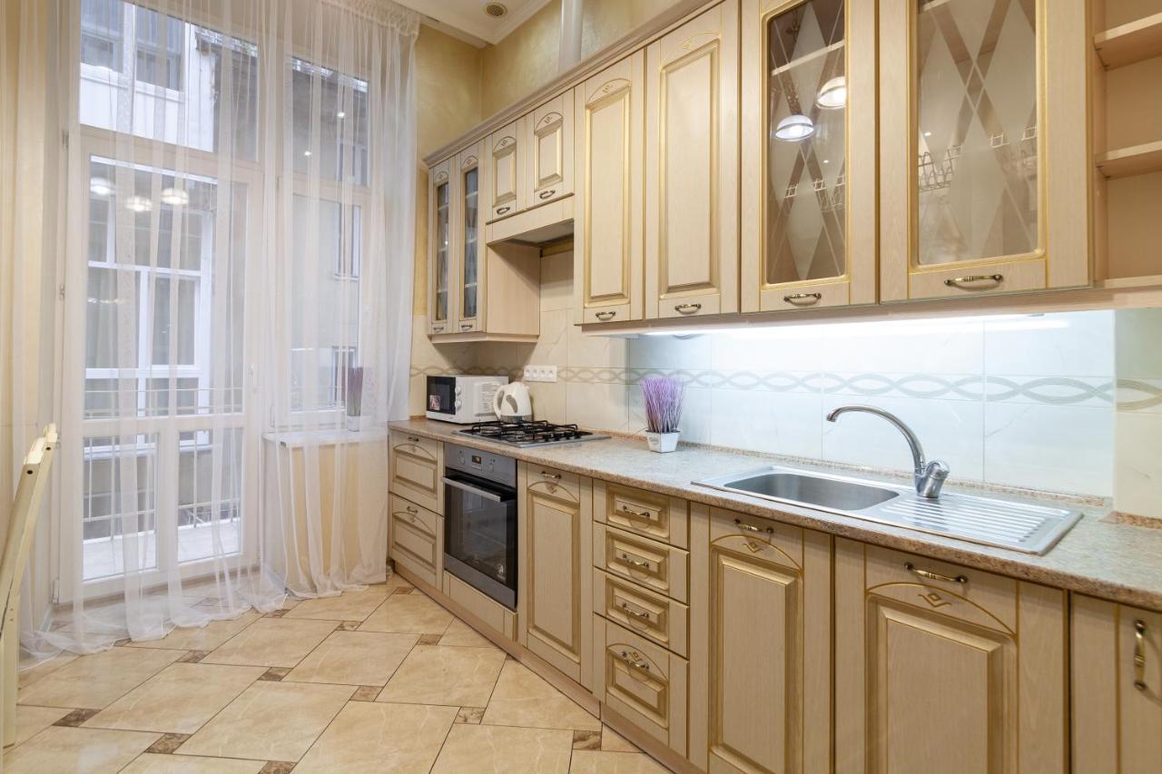Alfa Apartments Levytskoho Lviv Exteriör bild